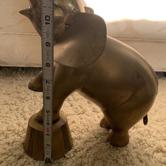 Brass elephant standing on. Oh no small drum. - Picture 6 of 8